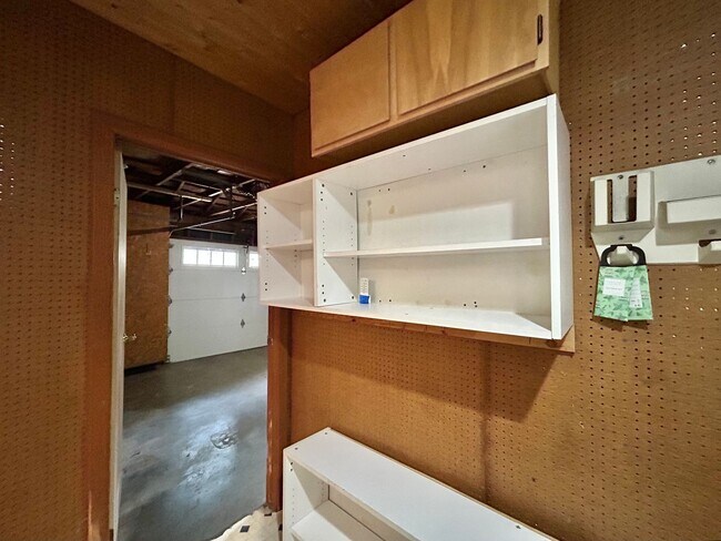 Building Photo - Tranquil Environment: 3 Bed, 1 Bath House