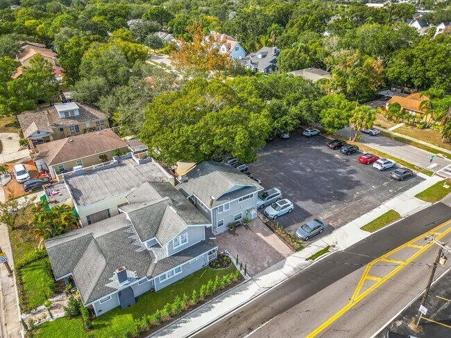 Building Photo - 2575 S Himes Ave