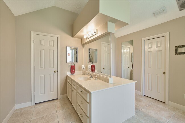 Building Photo - 121 April Waters Dr N