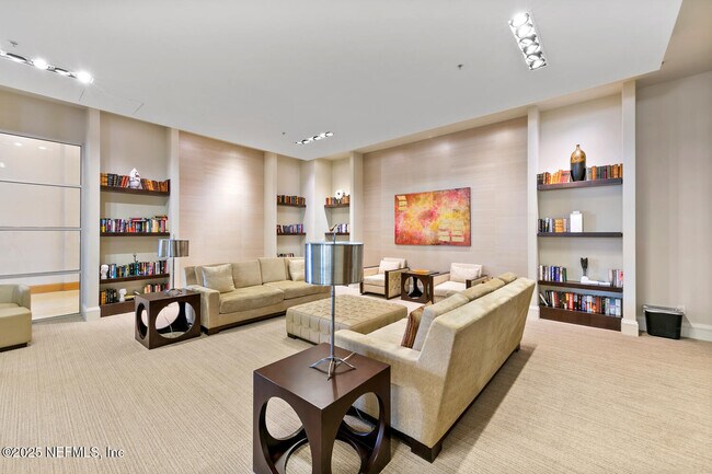 Building Photo - 1431 Riverplace Blvd