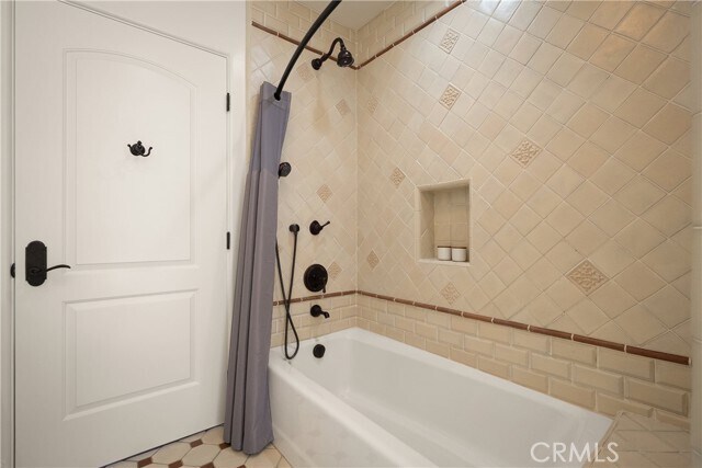 Building Photo - 4103 Farmdale Ave