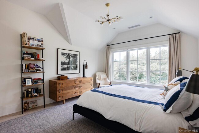 Building Photo - 571 Pauls Ln