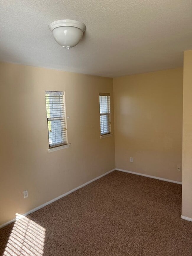 Building Photo - worthington