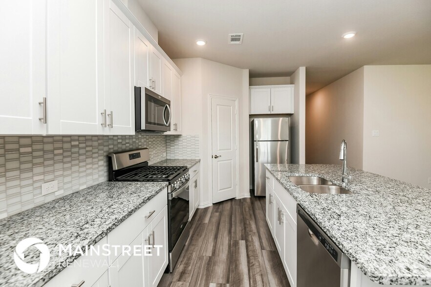 Building Photo - 2520 Shakopee St