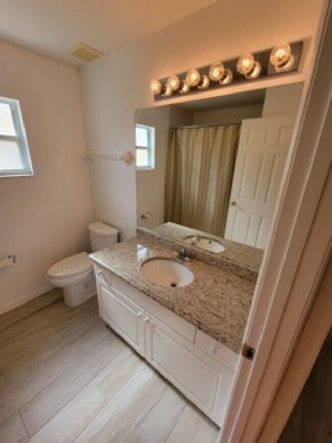 Building Photo - Ready for you to call home!