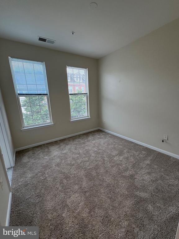 Building Photo - 5618 Lanier Ave