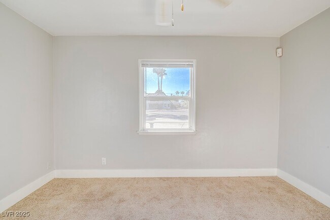 Building Photo - 1037 Yucca Ave
