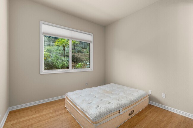 Building Photo - Elegant 5-Bedroom Carmel Valley Home with ...