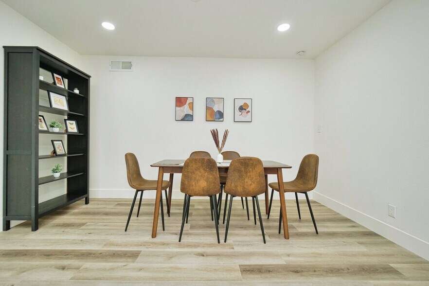 Building Photo - 1364 Sylvia Dr