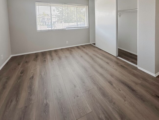 Building Photo - JUST REMODELED! Great Floor Plan! 2 Bedroom 2 Bathroom Townhome FOR RENT!