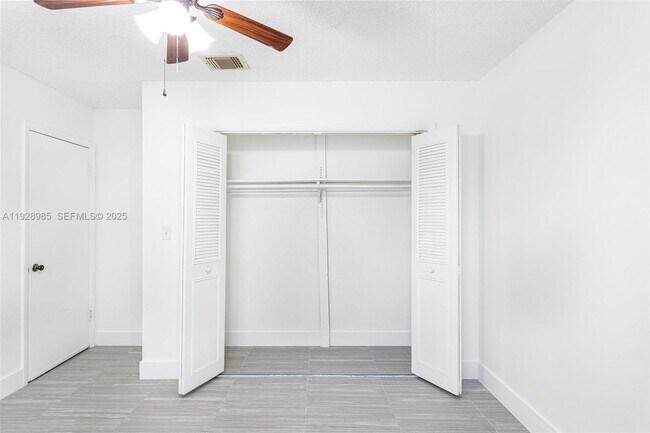 Building Photo - 1722 NW 5th St