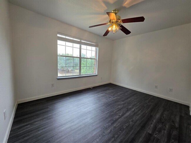 Building Photo - 148 Black Cap Run