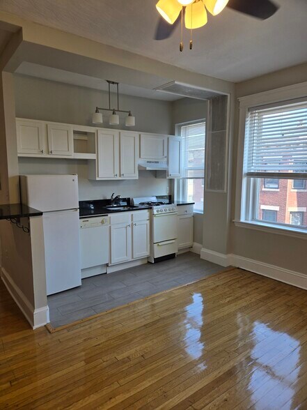 Building Photo - 1185 Commonwealth Ave