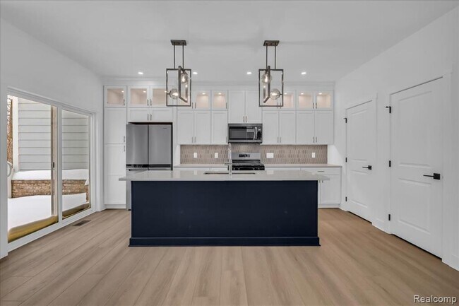 Building Photo - 10790 Barrett