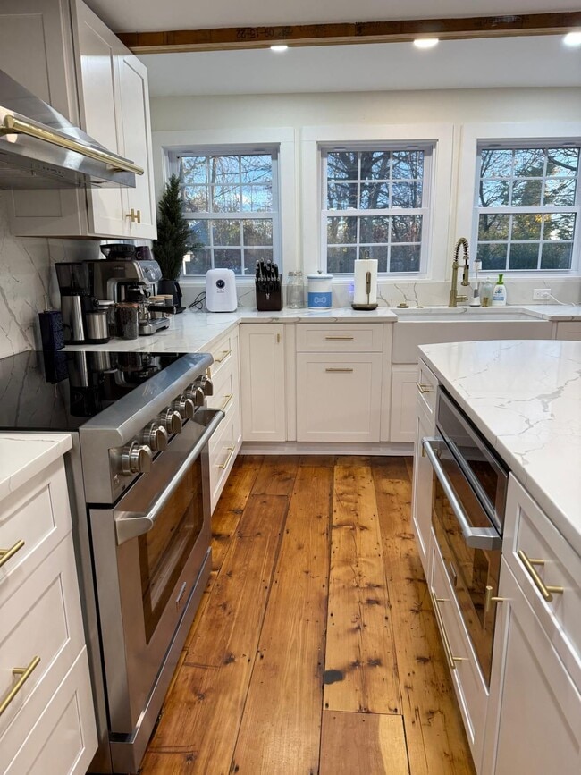 Building Photo - 354 Highland Ave