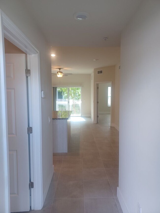 Primary Photo - 3313 SW 8th Pl