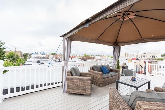 Building Photo - 2658 Edgemont St