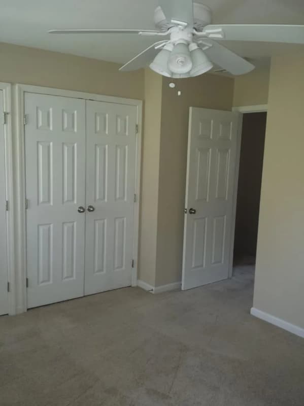 Building Photo - 1905 Serenade Cir