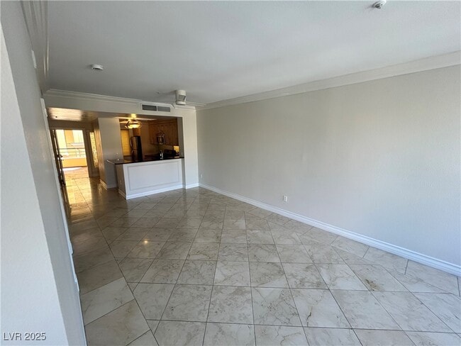 Building Photo - 220 E Flamingo Rd