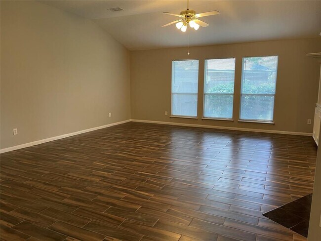 Building Photo - 38 Tivoli Garden Ct