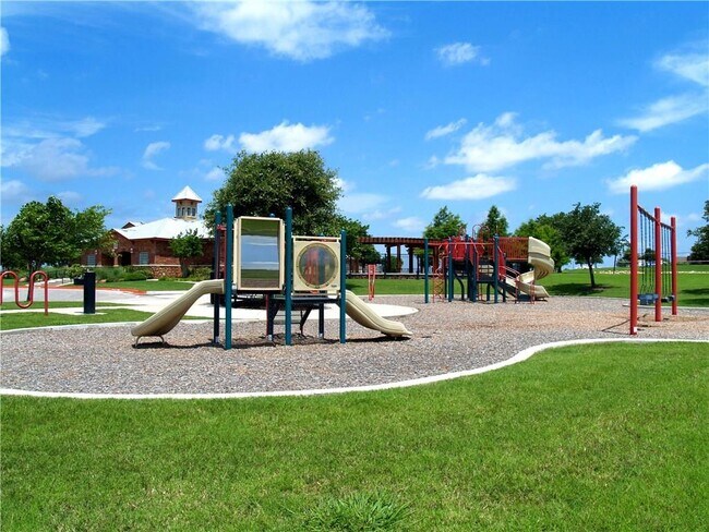 Building Photo - 4507 Western Lake Dr