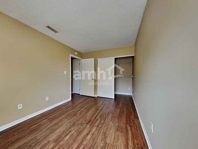 Building Photo - 640 Linden Creek