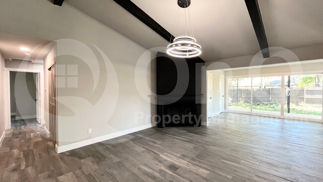 Building Photo - 1520 Armstrong Dr