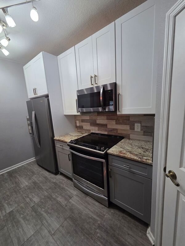 Building Photo - 584 Brantley Terrace Way