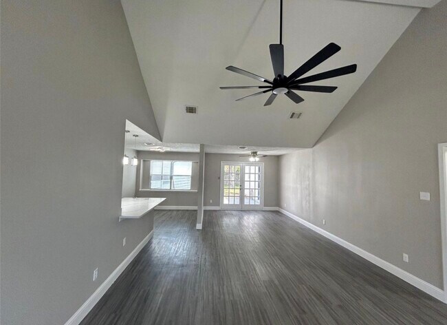 Building Photo - 1601 Washington Dr