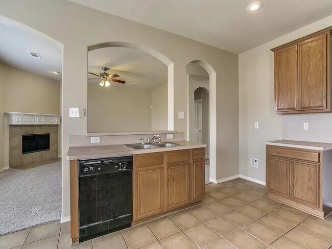 Building Photo - 13212 Alyssum Dr