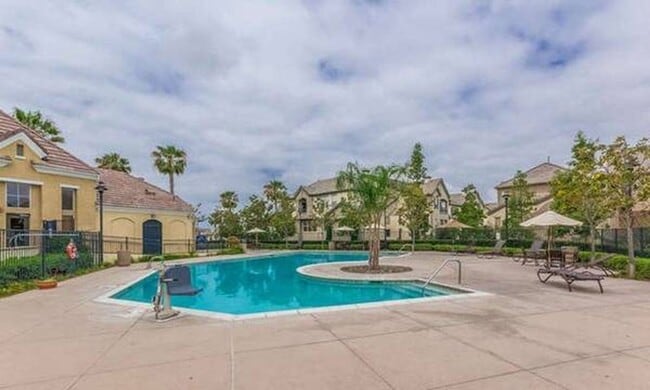 Building Photo - Otay Ranch townhome