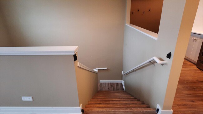 Building Photo - 1101 Dodge Ave