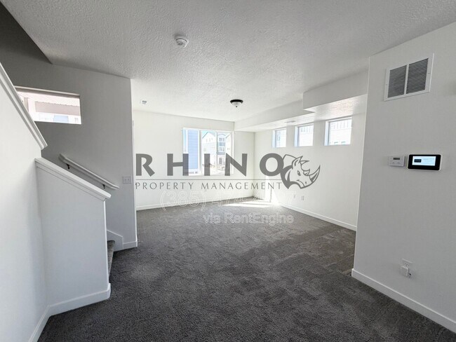 Building Photo - 4673 W Miramonte Wy