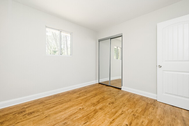 Building Photo - NEWLY RENOVATED 2 bedroom, 1 bathroom at Gilbert Townes