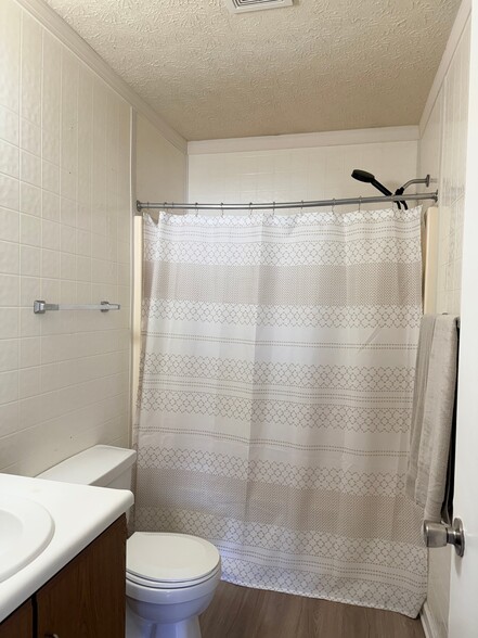 Building Photo - 16 Duiguid Dr