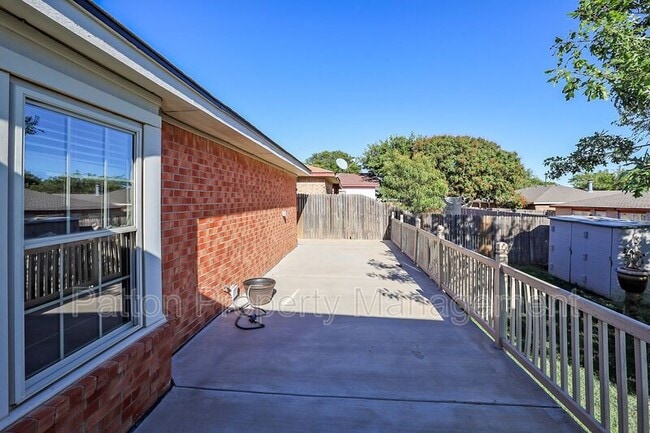 Building Photo - 2905 Salem Dr