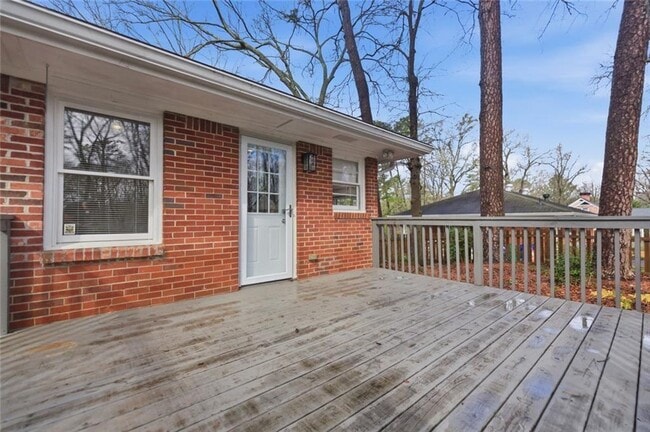 Building Photo - 1241 Park Blvd