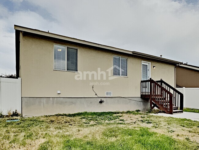 Building Photo - 4973 W Badger Ln