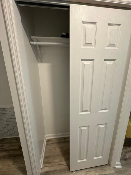 Closet - 2817 Sourwood St
