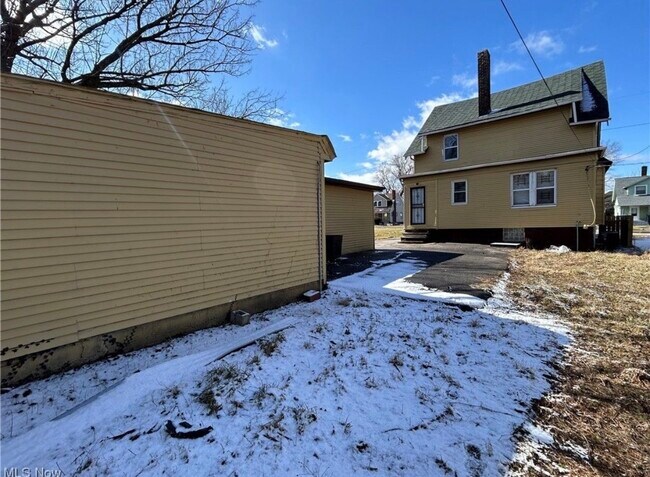 Building Photo - E 119th