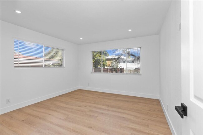 Building Photo - 6910 Eberhart St