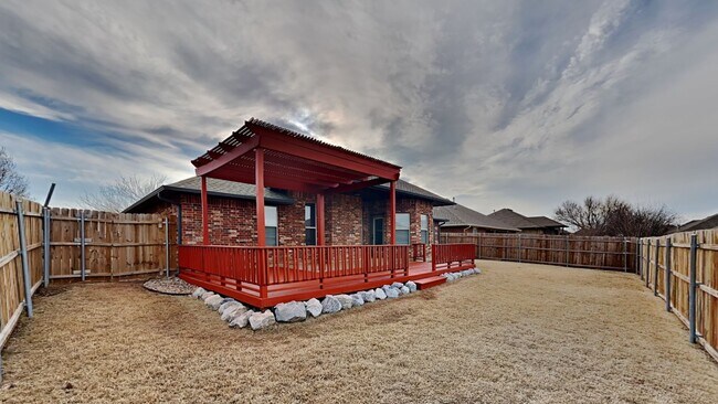 Building Photo - 3 Bedroom with Office in Edmond