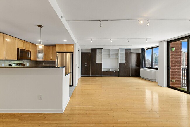 Building Photo - 700 Grove St