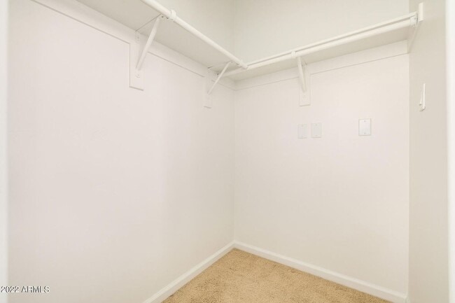 Building Photo - 1920 E Bell Rd