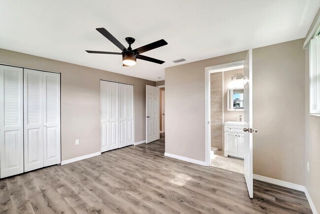 Building Photo - 7611 Spirea Dr