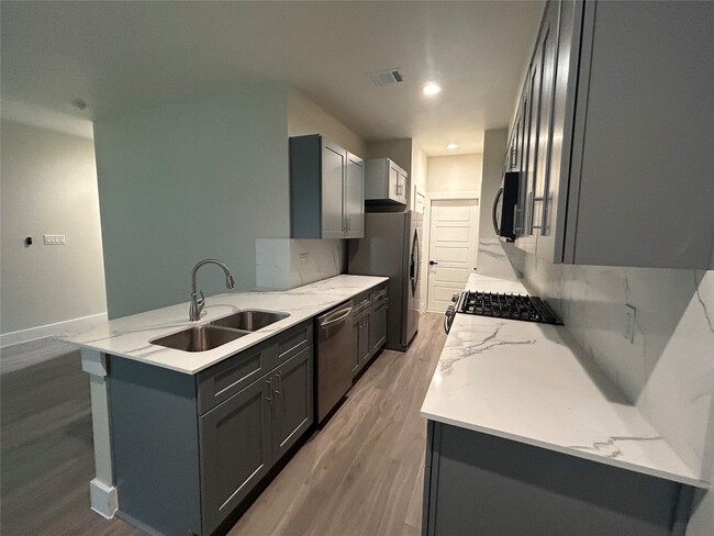 Building Photo - 5712 Harbrook Dr