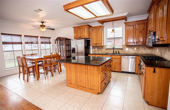 Building Photo - 12437 Old Millstone Dr