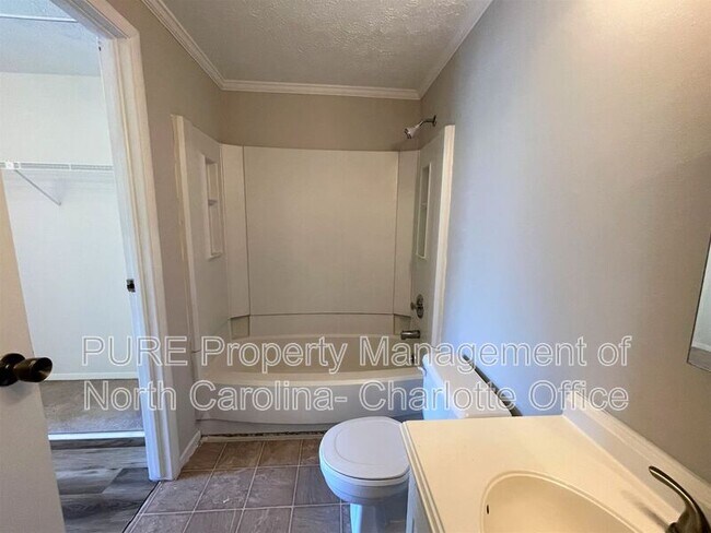 Building Photo - 9445 Lexington Cir