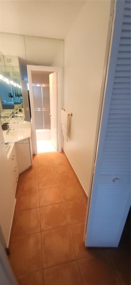 Building Photo - 1985 S Ocean Dr