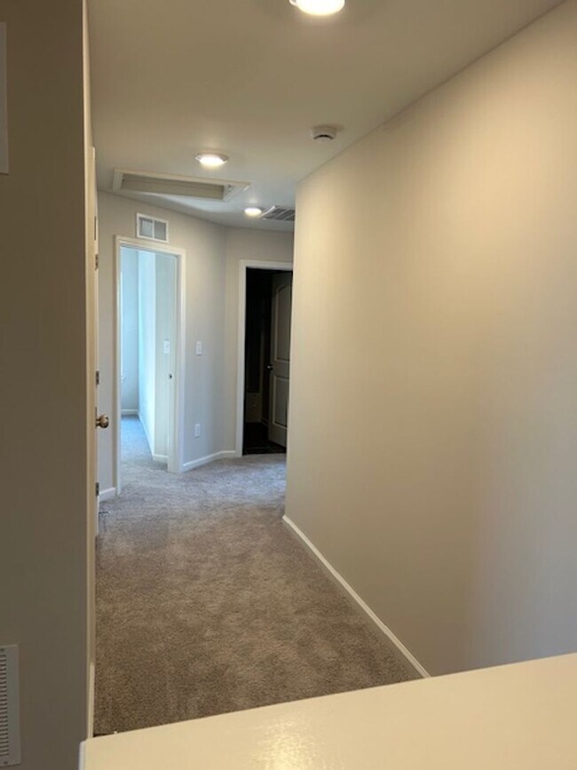 Building Photo - Masterson Hills     20260504